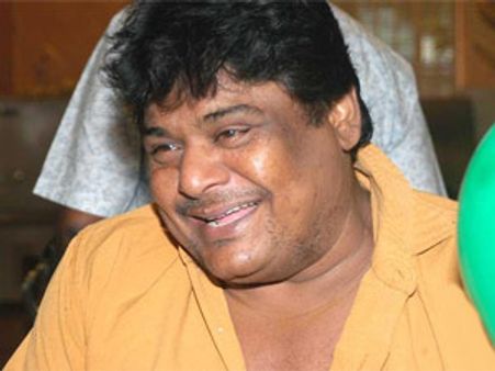 இன்னொருவர் நிலத்தை 'சுட்டு' வீடு கட்டியதாக மன்சூர் அலிகான் மீது புகார்