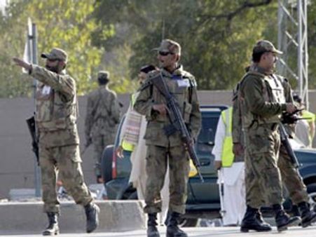 எந்த நேரத்திலும் ஆட்சி காலி?- ராணுவ அதிகாரிகள் ஆலோசனை- 'திக் திக்'கில் பாக்.!