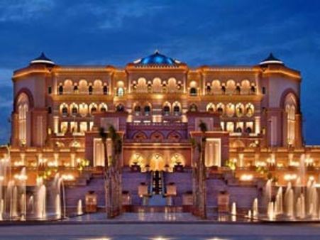 அபுதாபி நைட் கிளப்பில் ஒரே நைட்டில் ரூ. 70 லட்சம் செலவிட்ட நபர்-யார் அந்த ஷேக்?