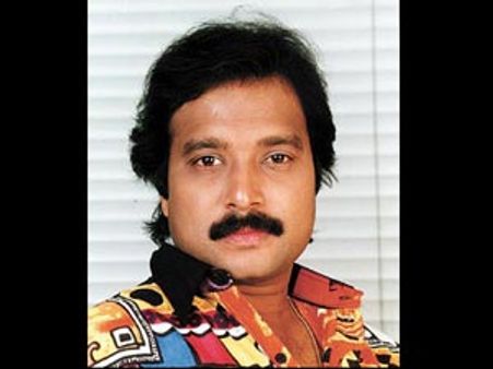 ஆதரவு கொடுத்திட்டாரு கார்த்திக்... இனி அதிமுகவுக்கு அமோக வெற்றிதான்!!