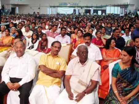 துபாயை கலகலக்க வைத்த சாலமன் பாப்பையா பட்டிமன்றம்: ஆயிரக்கணக்கானோர் பங்கேற்பு