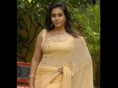 சேலை கட்டும் பெண்ணுக்கு வாசம் மட்டுமல்ல, கேன்சரும் வருமாம்!