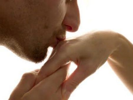 கூச்சப்படாமல் காதலை சொல்லுங்க !