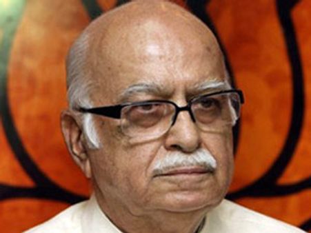 2ஜி ஊழலுக்கு ராசா மட்டும் தான் காரணமா?: அத்வானி கேள்வி