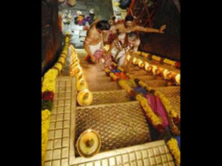 மாசி மாத பூஜைக்காக சபரிமலை நடை பிப் 13 ல் திறப்பு