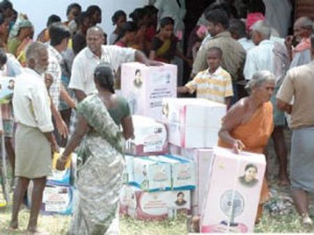 சங்கரன்கோயிலில் இலவசங்களுக்கு தடை... 10 பறக்கும் படைகள்: தேர்தல் ஆணையம்