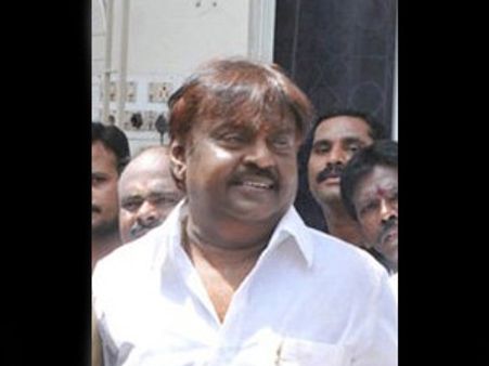 தேர்வுக்கு படிக்க இரவில் மின்சாரம் அளிக்க வேண்டும் - பிரச்சாரத்தில் விஜயகாந்த் கோரிக்கை