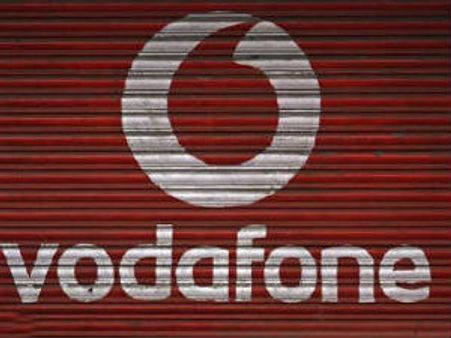 வோடபோன் வழக்கின் தீர்ப்பின் எதிரொலி- சட்ட திருத்தம் பற்றி தொடர் ஆலோசனை