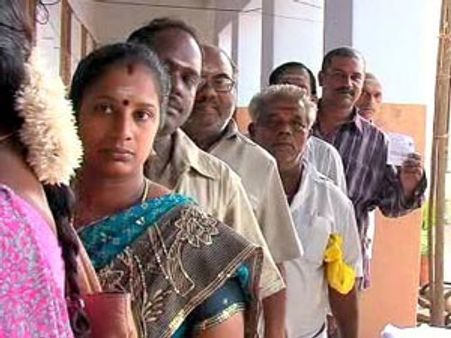 மகா அமைதியாக முடிந்தது சங்கரன்கோயில் இடைத் தேர்தல் - 78 சதவீத வாக்குப் பதிவு!