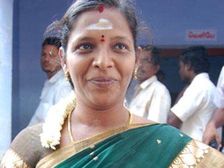 அப்பாவைத் தொடர்ந்து எம்.எல்.ஏவான மகள் முத்துச்செல்வி