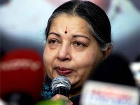 இலங்கைக்கு எதிரான தீர்மானத்தை தயங்கித் தயங்கி ஆதரித்தாலும் மத்திய அரசுக்கு நன்றி- ஜெ.