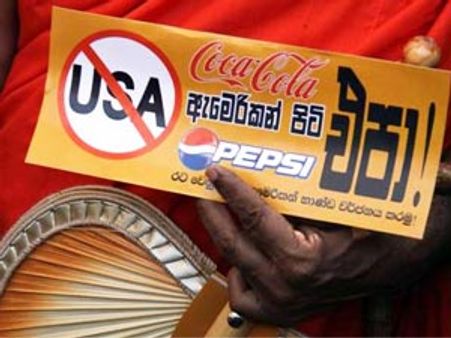 இனி அமெரிக்க கோக், பெப்சி குடிக்க மாட்டாங்களாம் சிங்களர்கள்!