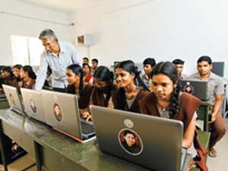 தமிழக அரசின் பல்வேறு இலவசத் திட்டங்களுக்கு ரூ. 2000 கோடி ஒதுக்கீடு