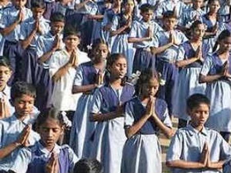 1-10 வரை மாணவர்களுக்கு செருப்பு முதல் பென்சில் வரை இனி அத்தனையும் இலவசம்!