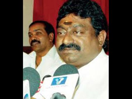இலங்கை அமைச்சர் ஆறுமுக தொண்டமான் திடீர் ராஜினாமா-ராஜபக்சே அரசுக்கான ஆதரவும் வாபஸ்?