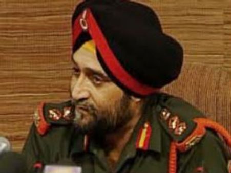 பதவியேற்கும் முன்பே புதிய ராணுவ தளபதி மீது போலி என்கவுன்ட்டர் புகார்!