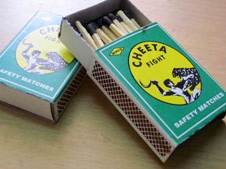 குச்சிகள் தட்டுப்பாடு: தமிழகத்தில் தீப்பெட்டி தொழில் பாதிப்பு