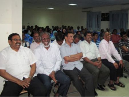 துபாயில் நடந்த சிறப்பு நகைச்சுவைத் திருவிழா