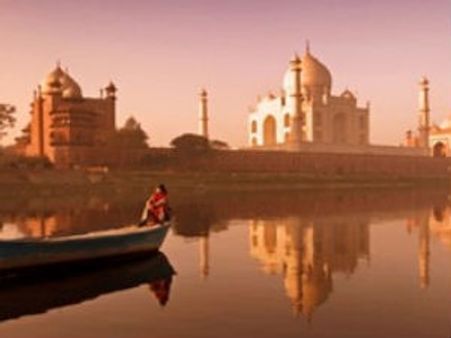 தாஜ்மஹாலை விட்டு பிரிய மனம்வரக் கூடாத வகையில் உ.பி. அரசு சிறப்பு திட்டங்களை உருவாக்க முடிவு!