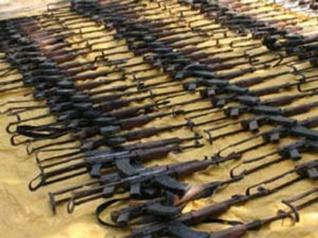 கிளிநொச்சியில் மிகப் பெரிய ஆயுதக் குவியல் கண்டுபிடிப்பு!