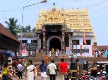 பத்மநாபசாமி கோவில் 5வது ரகசிய அறை திறக்கப்பட்டது-10 லட்சம் கோடி சொத்துக்கள் இருப்பதாக தகவல்!