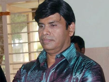 விஜயகாந்த் ஒரு 'காமெடி பீஸ்'... சொல்கிறார் 'வில்லன்' ஆனந்தராஜ்!