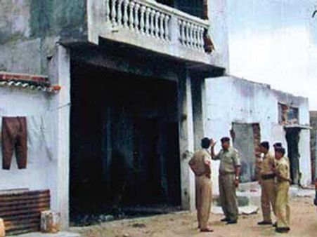 பெஸ்ட் பேக்கரி கலவர வழக்கு... 4 பேர் குற்றவாளிகள், 5 பேர் விடுதலை: மும்பை உயர்நீதிமன்றம் உத்தரவு