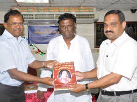 துபாயில் கவியரசு கண்ணதாசன் விழா