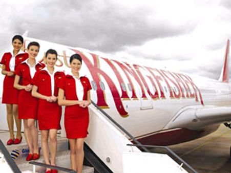 நிலுவை ஊதியத்தை வழங்கக் கோரி கிங்பிஷர் நிறுவன விமானிகள் வேலை நிறுத்தம்