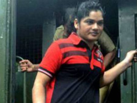 வெளியே பெண் இனப்பெருக்க உறுப்பு.. உள்ளே ஆண்.. இது தான் பிங்கியின் பிரச்சனை!