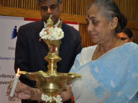 அரசியலில் ஆர்வமுள்ள பெண்ணா நீங்கள்? ஐஐஎம் பெங்களூருக்கு போங்க!