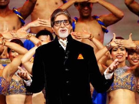 ஐ.பி.எல். போட்டியில் ஆபாச நடனம்: கரினா, பிரியங்கா, அமிதாப் உள்ளிட்டோருக்கு மதுரை ஹைகோர்ட் நோட்டீஸ்