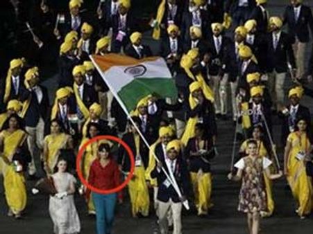 ஒலிம்பிக் அணிவகுப்பில் நான் வந்திருக்க கூடாது-இந்திய அணியுடன் வந்த மதுரா வருத்தம்