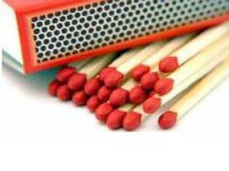 மெழுகு தட்டுப்பாடு: தீப்பெட்டி தொழில் பாதிப்பு- உற்பத்தியாளர்கள் கவலை
