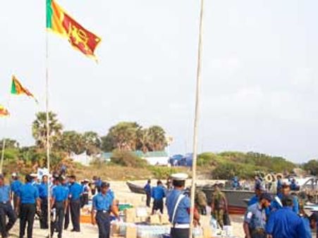 இலங்கையில் மீன்பிடிக்க சீனர்களுக்கு உரிமை- இலங்கை கடற்படையே அம்பலப்படுத்தியது!