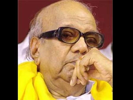 டெசோ மாநாட்டுக்கு எதிர்ப்பு: கொழும்பில் கருணாநிதி, சம்பந்தன் உருவபொம்மைகள் எரிப்பு