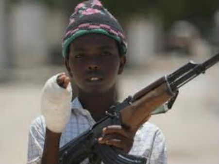 குழந்தைகளை கடத்தி, செயின்களில் கட்டிப் போட்டு தீவிரவாத பயிற்சி அளிக்கும் அல்-கொய்தா