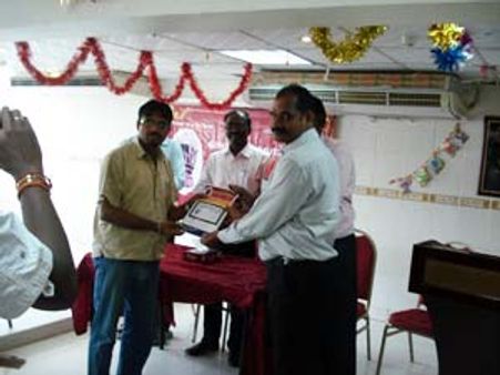 துபாயில் அழகு தமிழில் வானலை வளர்தமிழின் கவியரங்கம்