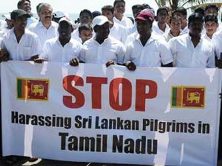 சிங்களவர் மீதான தாக்குதல்- கொழும்பில் தமிழ் வியாபாரிகள் போராட்டம்