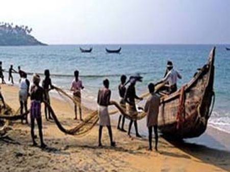 எங்களை அடிப்பீர்களா.. சொல்லிச் சொல்லி தமிழக மீனவர்களைத் தாக்கிய சிங்களக் கடற்படை!