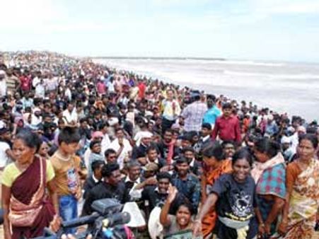 கூடங்குளம் பிரச்சனை: தனித் தீவான கடற்கரை கிராமங்கள்