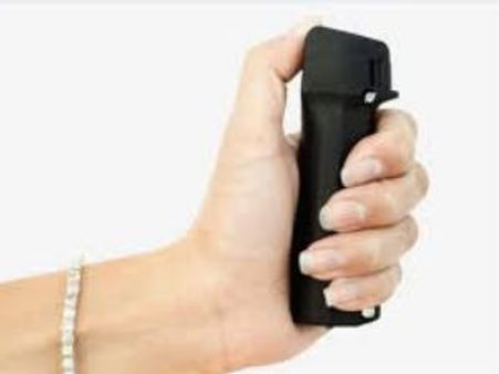 நைட் ஷிப்ட்டுக்கு செல்லும் பெண்களுக்கு 'மிளகுத் தூள் ஸ்ப்ரே': மகாராஷ்டிரா அரசு உத்தரவு