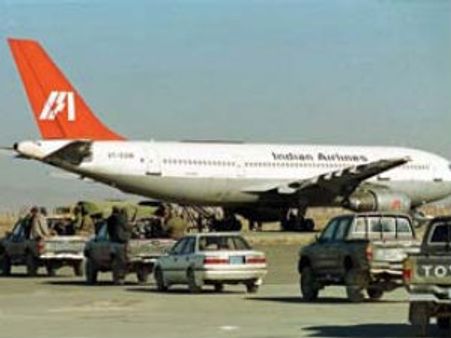 காண்டஹாருக்கு இந்தியன் ஏர்லைன்ஸ் விமானத்தைக் கடத்த உதவிய முக்கிய தீவிரவாதி கைது!