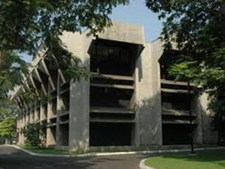 சென்னையில் அமெரிக்கத் தூதரகம் மீது சரமாரி கல்வீச்சு... தமுமுக போராட்டத்தால் பரபரப்பு