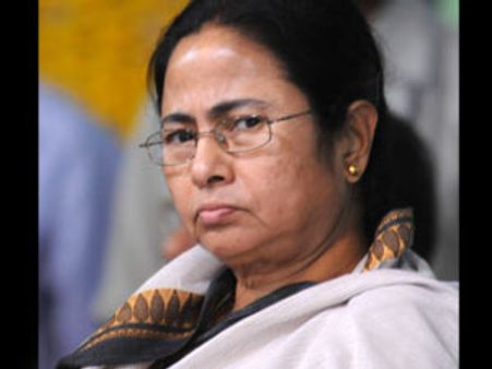 'டபுள் அட்டாக்'!: 6 திரிணமூல் அமைச்சர்களும் ராஜினாமா: மத்திய அரசுக்கும் மம்தா ஆதரவு வாபஸ்!