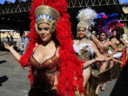 கொலம்பிய சிறையில் அழகிப் போட்டி.. கவர்ச்சியில் கலக்கும் பெண் கைதிகள்!