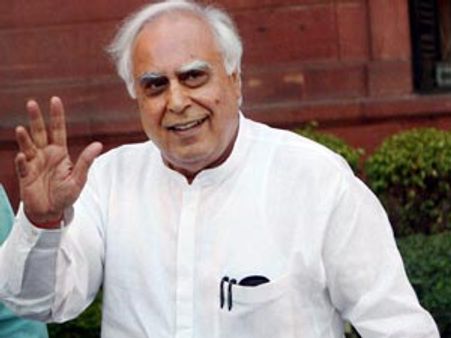 செல்போன் பயன்படுத்துவோருக்கு 'குட் நியூஸ்': அடுத்த ஆண்டு முதல் ரோமிங் கட்டணம் கிடையாது