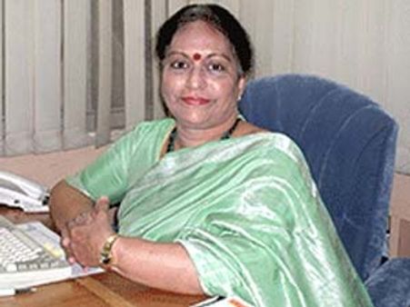 ப.சிதம்பரம் குடும்பத்தினர் ஆக்கிரமித்த அரசு நிலத்தை மீட்டனர் அதிகாரிகள்!