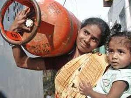 மானியமில்லா கேஸ் சிலிண்டர் விலை ரூ.754.50: கவலையில் மக்கள்