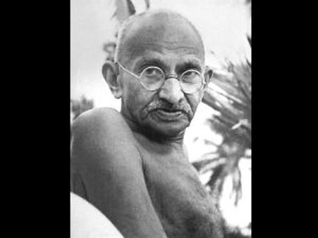 காந்தி ஜெயந்தி: குடியரசு தலைவர்-பிரதமர் அஞ்சலி